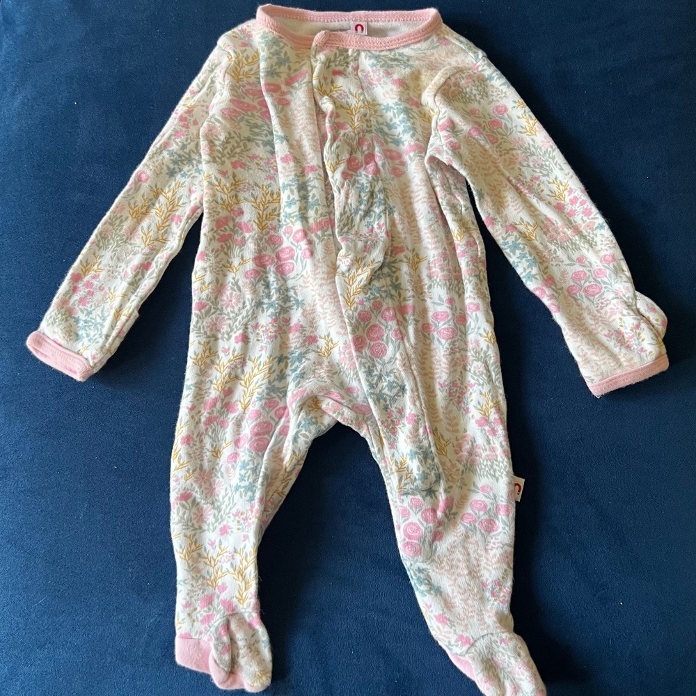 Magnetic Me flower print footie